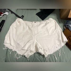 NEW SHEIN Plus Raw Hem Ripped Denim Shorts